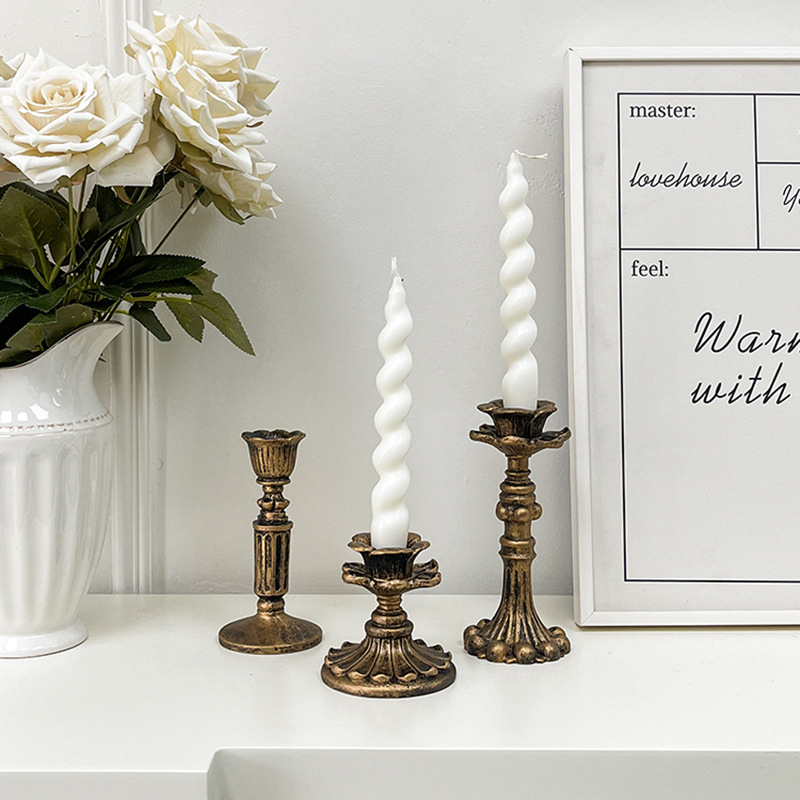 Home Decoration - Antyczny brązowy świecznik w stylu vintage,