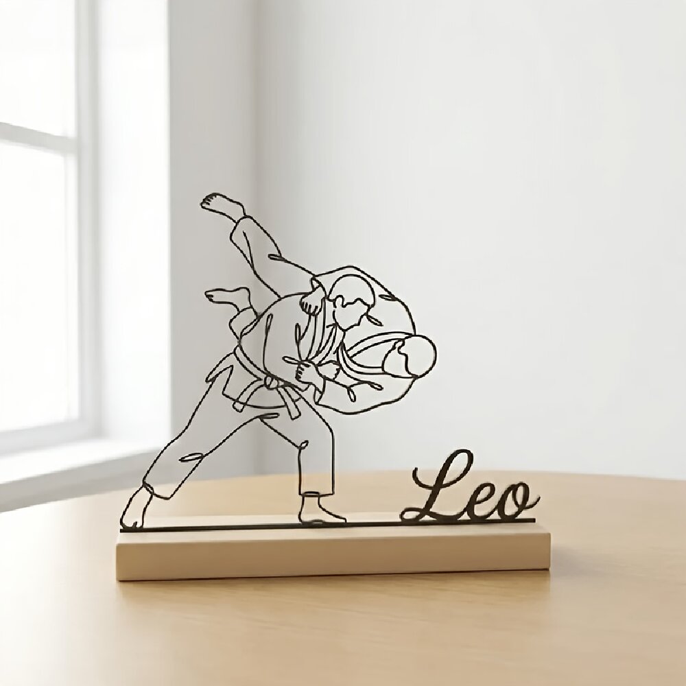 Home Decor Unique - Personalizowana Statuetka Judo z Grawerem, Drewniana