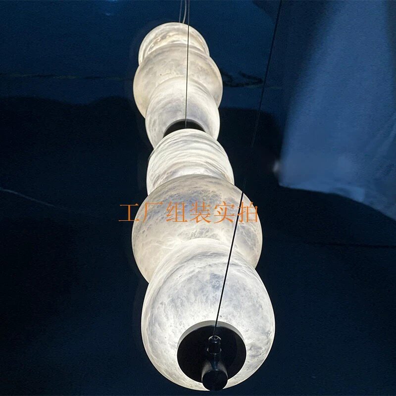 Lampa wisząca do restauracji L – Hanging Moon Lamp recenzja i cena