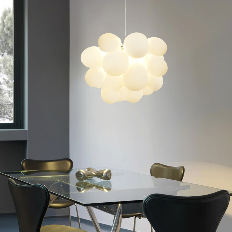 Nowoczesne lampy wiszące w sty – Hanging Moon Lamp recenzja i cena